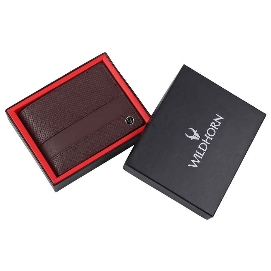 Wildhorn Men's Textured Genuine Leather Bi-Fold Wallet | Brown - Free Size