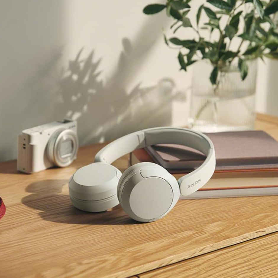 Sony WH-CH520 Wireless Headphones | White | With Mic