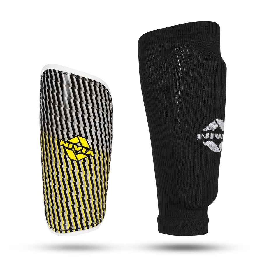 Nivia Classic With Sleeve-Shin Guard-Medium