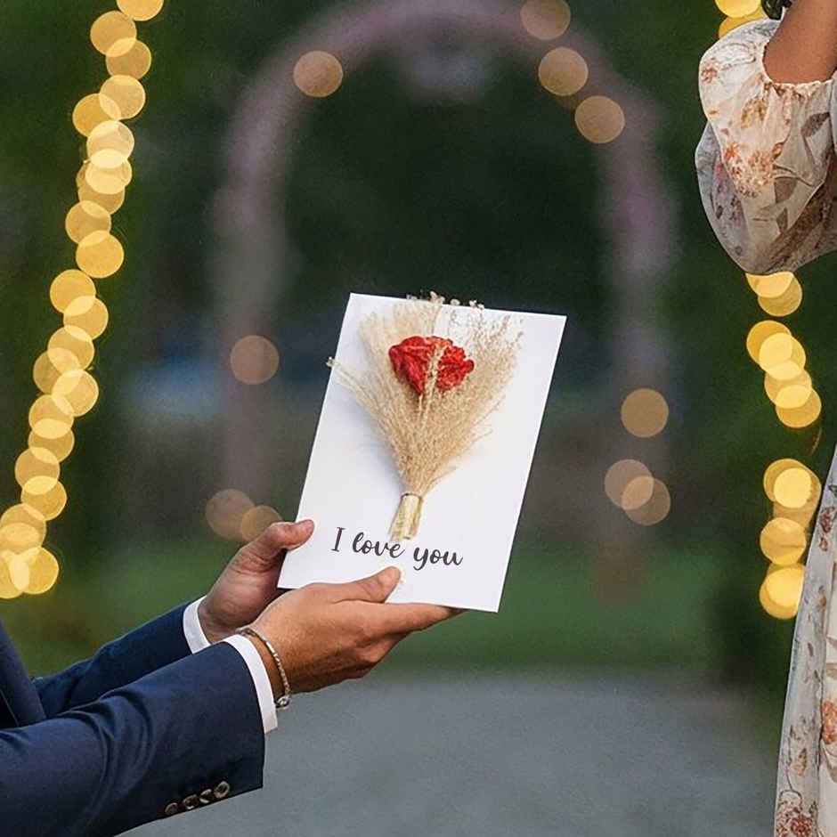 Handmade Flower Bouquet Greeting Card with Dried Flowers | Oye Happy