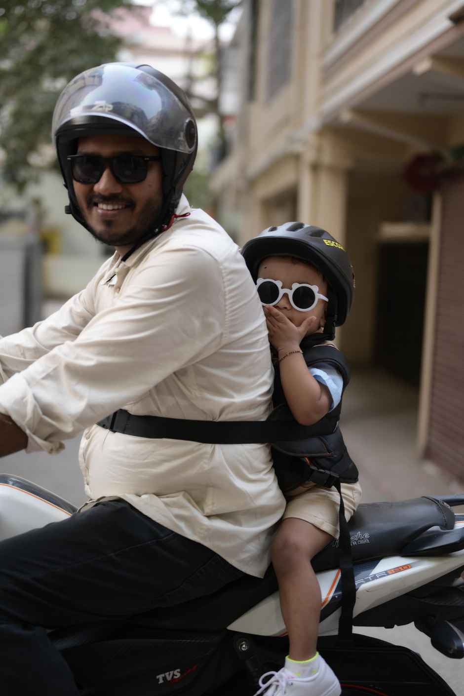 Ohhbabies Two Wheeler Child Safety Belt | Maroon