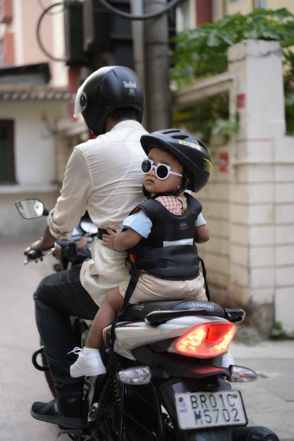 Ohhbabies Two Wheeler Child Safety Belt (Black with Bruno cartoon print)