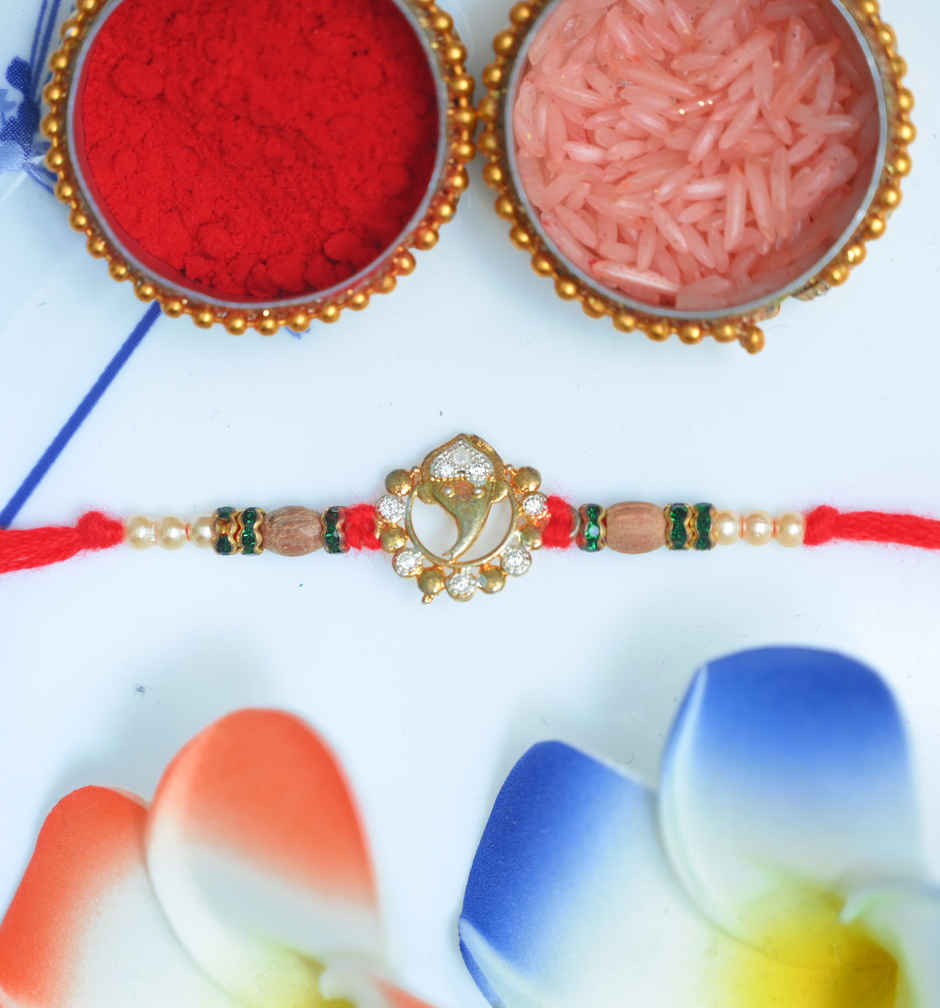 Aurum Ganpati Rakhi - Multiple Beads