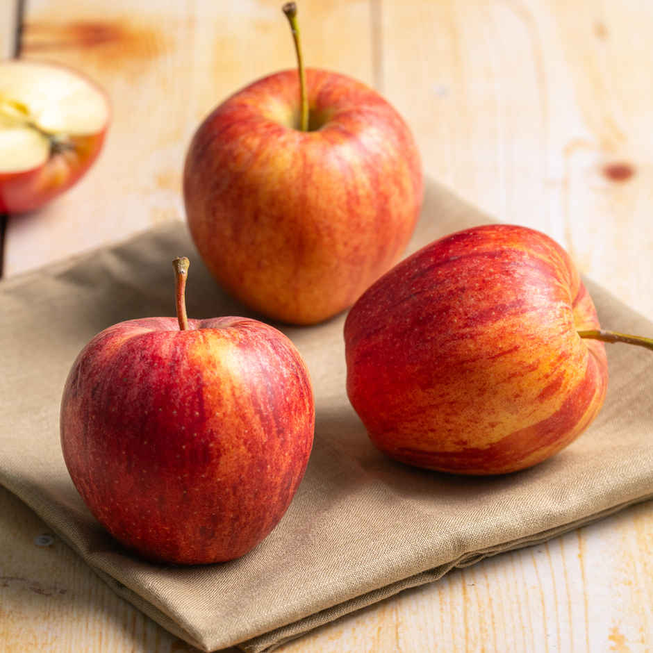 Apple Royal Gala Imported