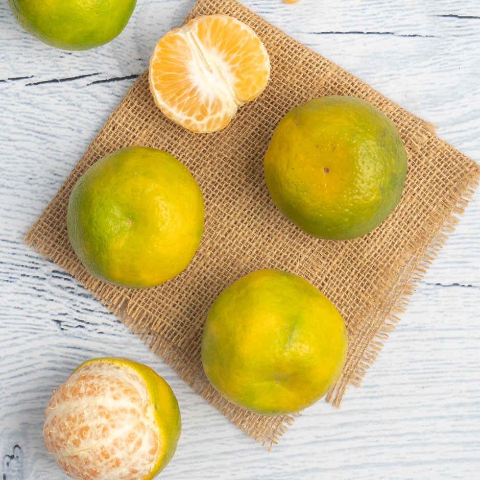 Banana (3pc) & Grapes Thompson Seedless (500g) & Orange Nagpur (1kg) & Guava (500g) & Apple Ber (500g) Combo