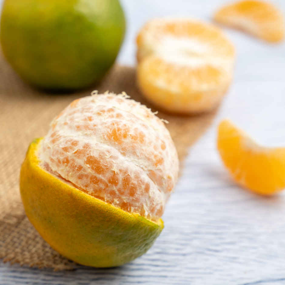 Banana (3pc) & Grapes Thompson Seedless (500g) & Orange Nagpur (1kg) & Guava (500g) & Apple Ber (500g) Combo