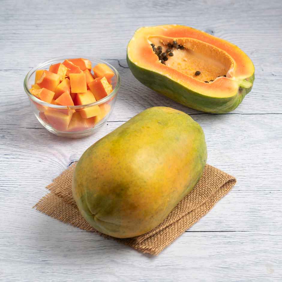 Papaya / Pappali Semi Ripe
