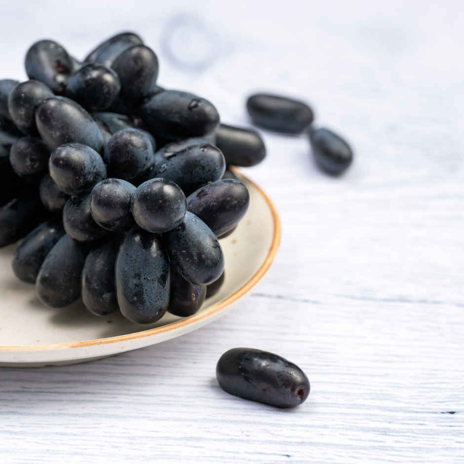 Grapes Black Imported