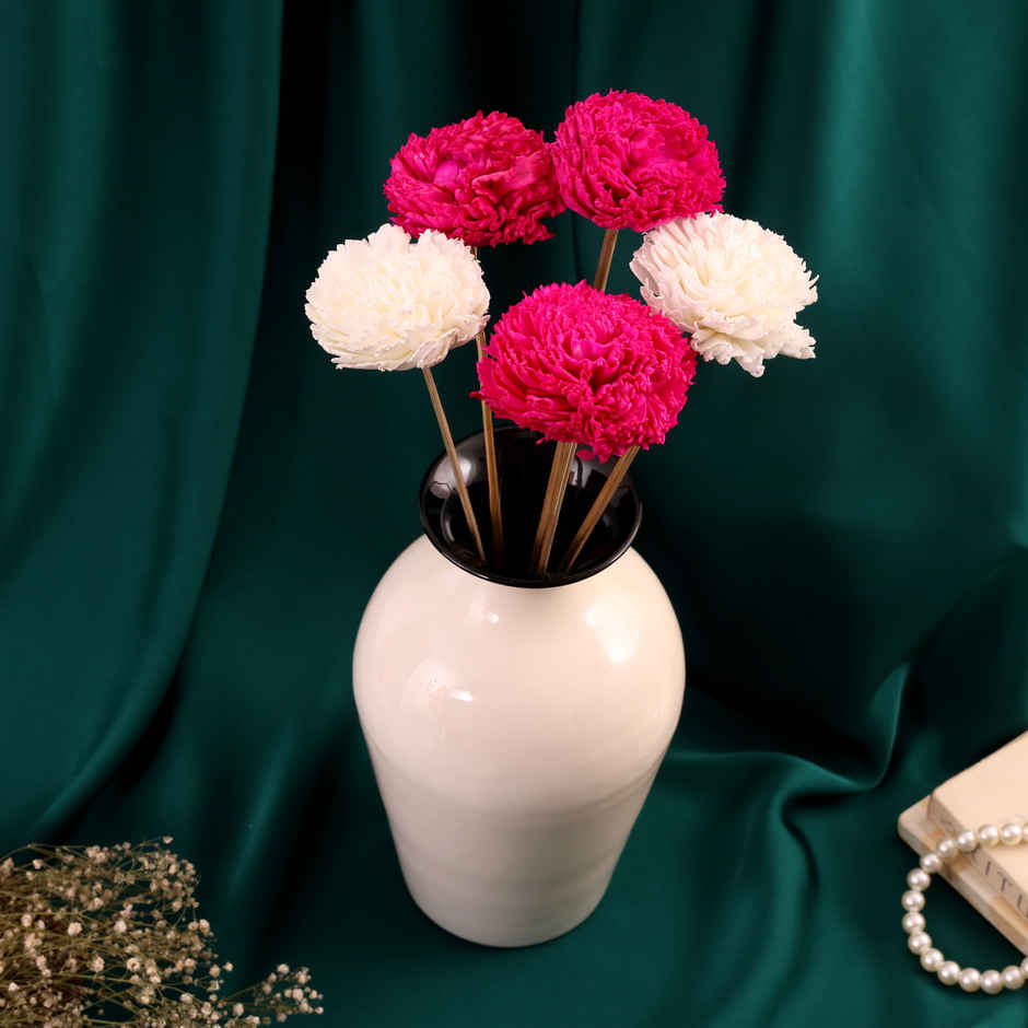 Chic Carnations Natural Dried Flowers | Eternal Blooms