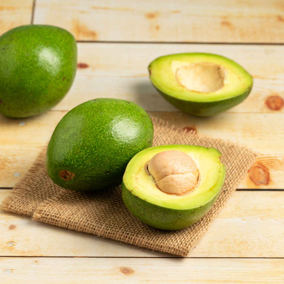 Avocado Indian Semi Ripe (Butter Fruit)