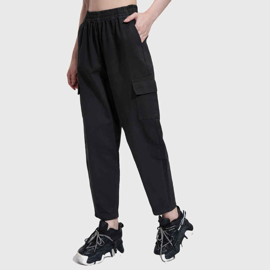 Tokyo Talkies Women's Mid Rise Mom Fit Cargo Trouser | Black - 30