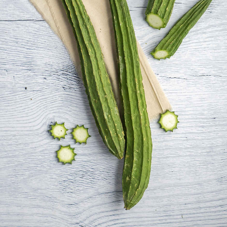 Ridge Gourd (Peerkkankaai)