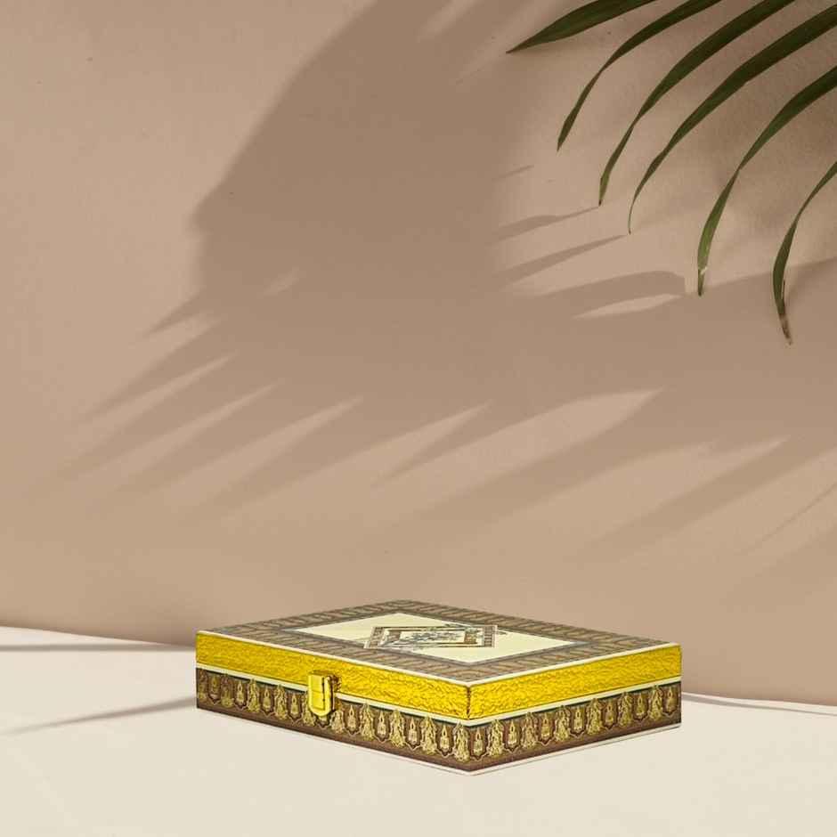 Sindhi Dry Fruit Premium Dry Fruits Gift Box