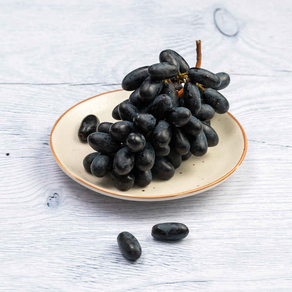 Black Grapes