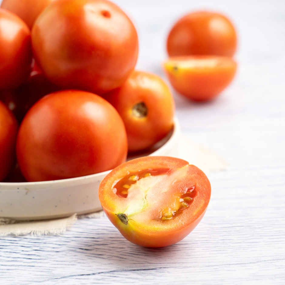 Local Tomato Tomato Local - Buy at ₹22 Online | Instant Delivery - Zepto