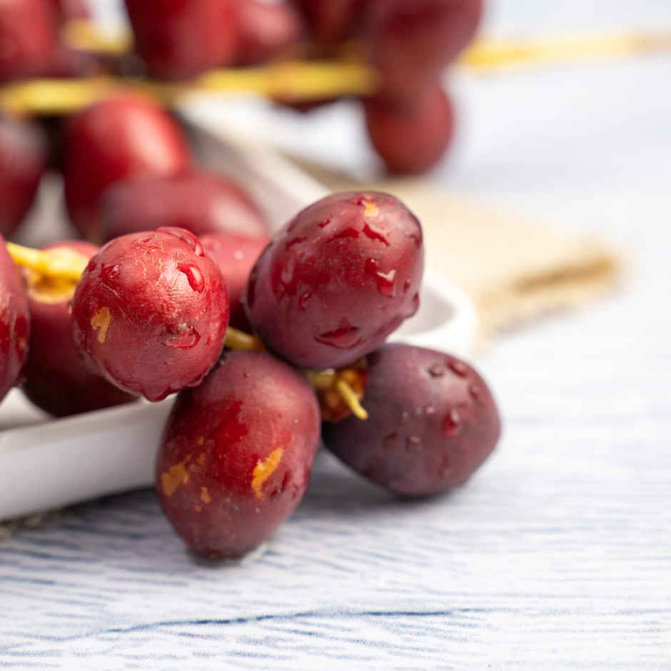 Banana Robusta (500gms), Watermelon Kiran(1pc) & Dates Fresh(200gms) Combo