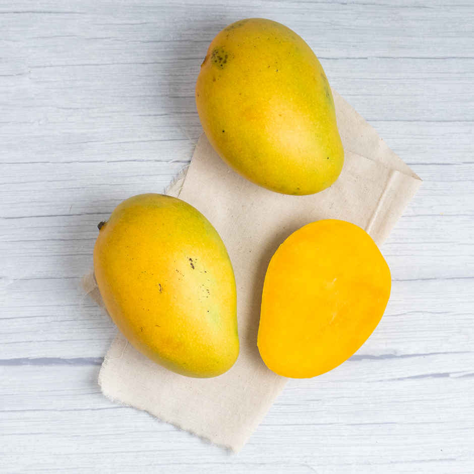 Mango Badami (Amba)(3pc), Watermelon Kiran(1pc) & Khari Foods Kalmi Dates(250gms) Combo