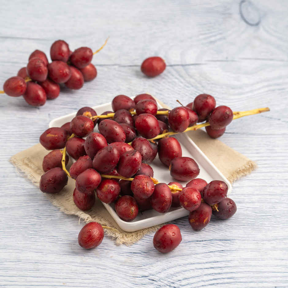 Banana Robusta (500gms), Watermelon Kiran(1pc) & Dates Fresh(200gms) Combo