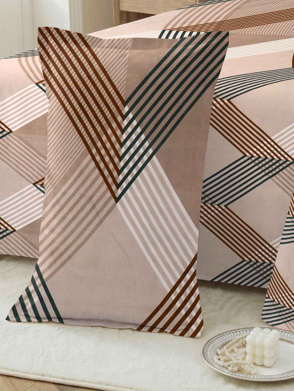 Dream Living 135 GSM Double Bedsheet Set |220 x 250 cm| With 2 Pillow Covers