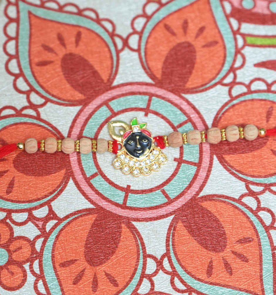 Shreenath Ji With Wooden Beads | Aurum