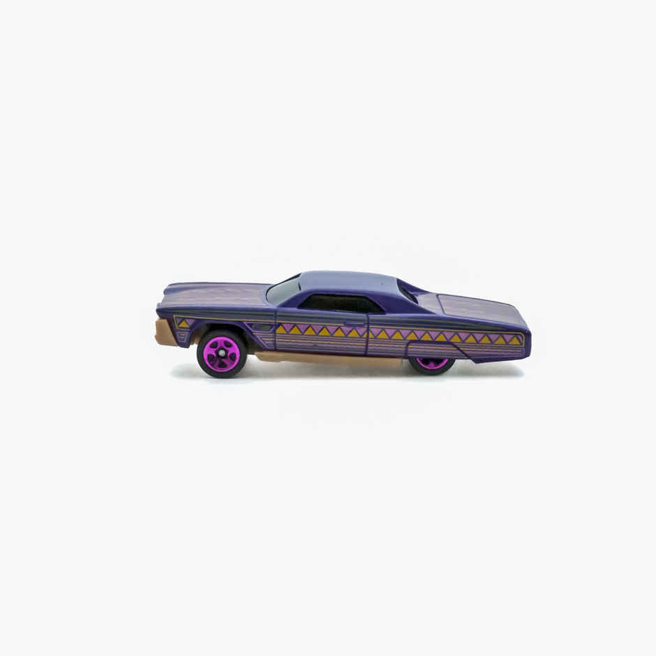 Hot Wheels Worldwide Basic Car | Layin' Lowrider Toy Car For Kids & Collectors
