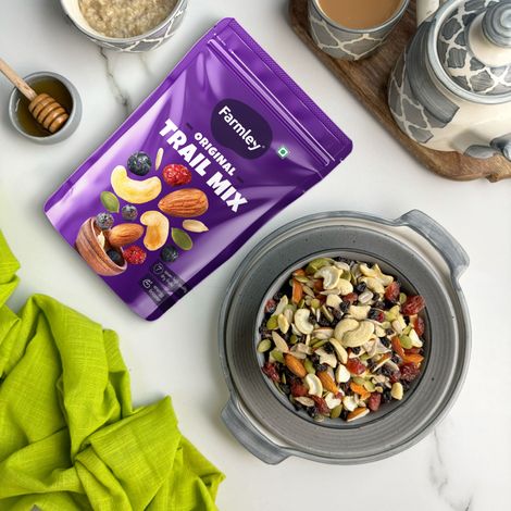 Farmley Trail Mix Dry Fruit- Almonds, Cashews, Cranberries, Blueberries, Blackcurrant & More