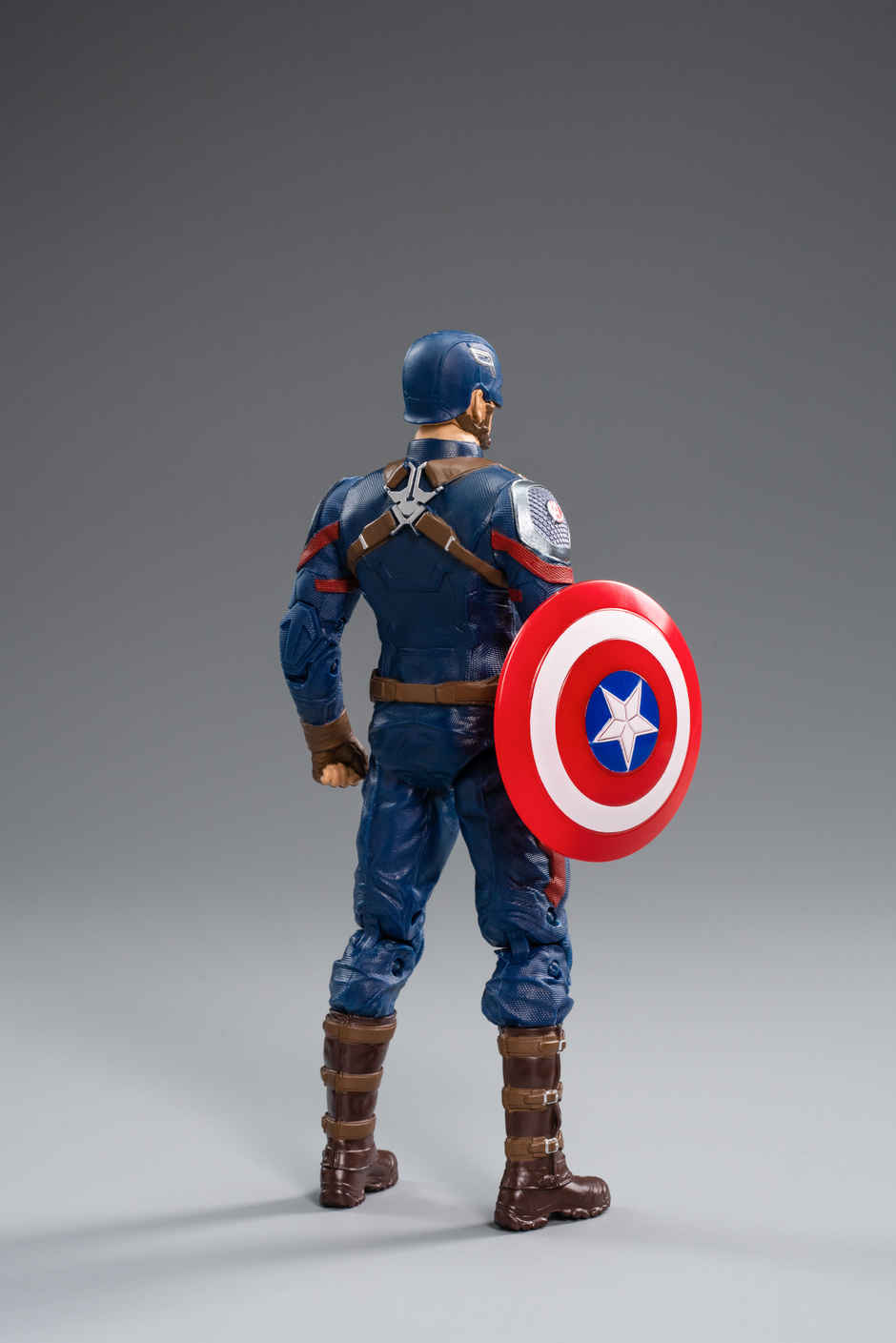 Striders Marvel Avengers Captain America Action Figure Strong Build With Plastic Display Holder