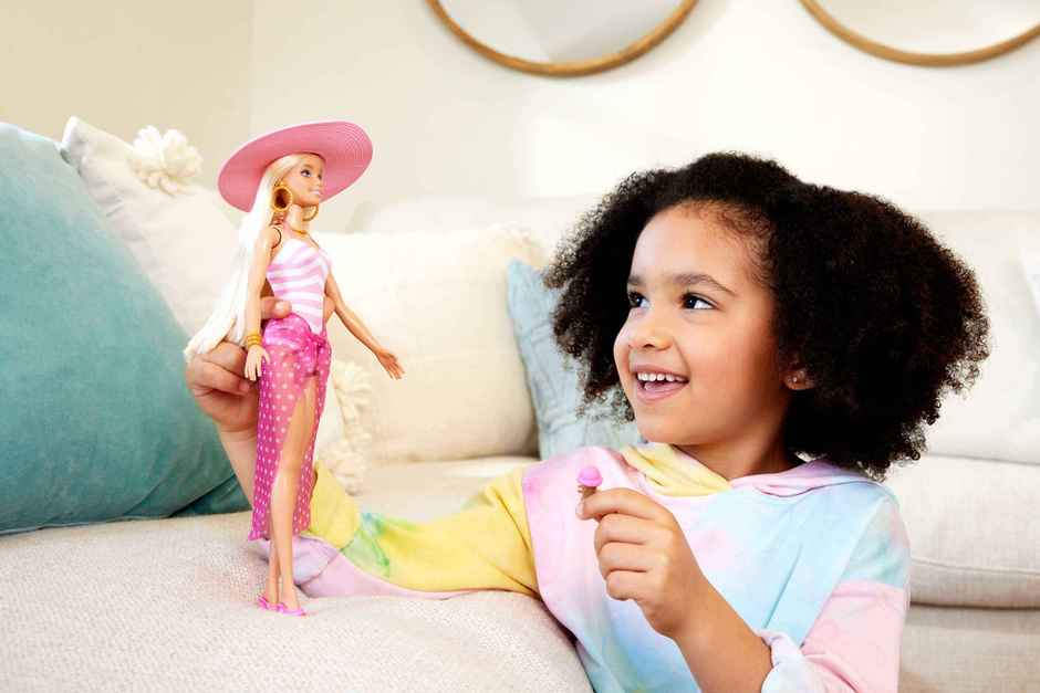 Mattel Blonde Mattel Barbie Doll With Pink And White Swimsuit, Sun Hat, Tote Bag And Beach-Themed Accessories