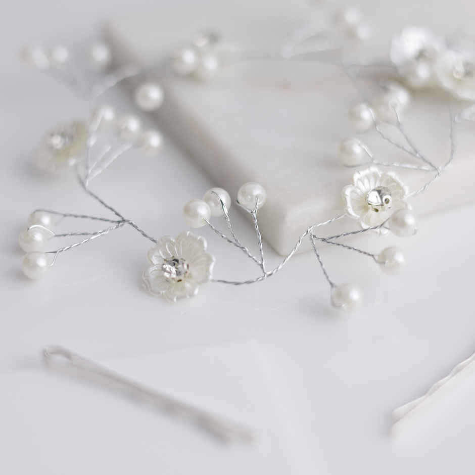 Premium Designer Hair Accessory - Traditional Indian Jewellery | Oye Happy