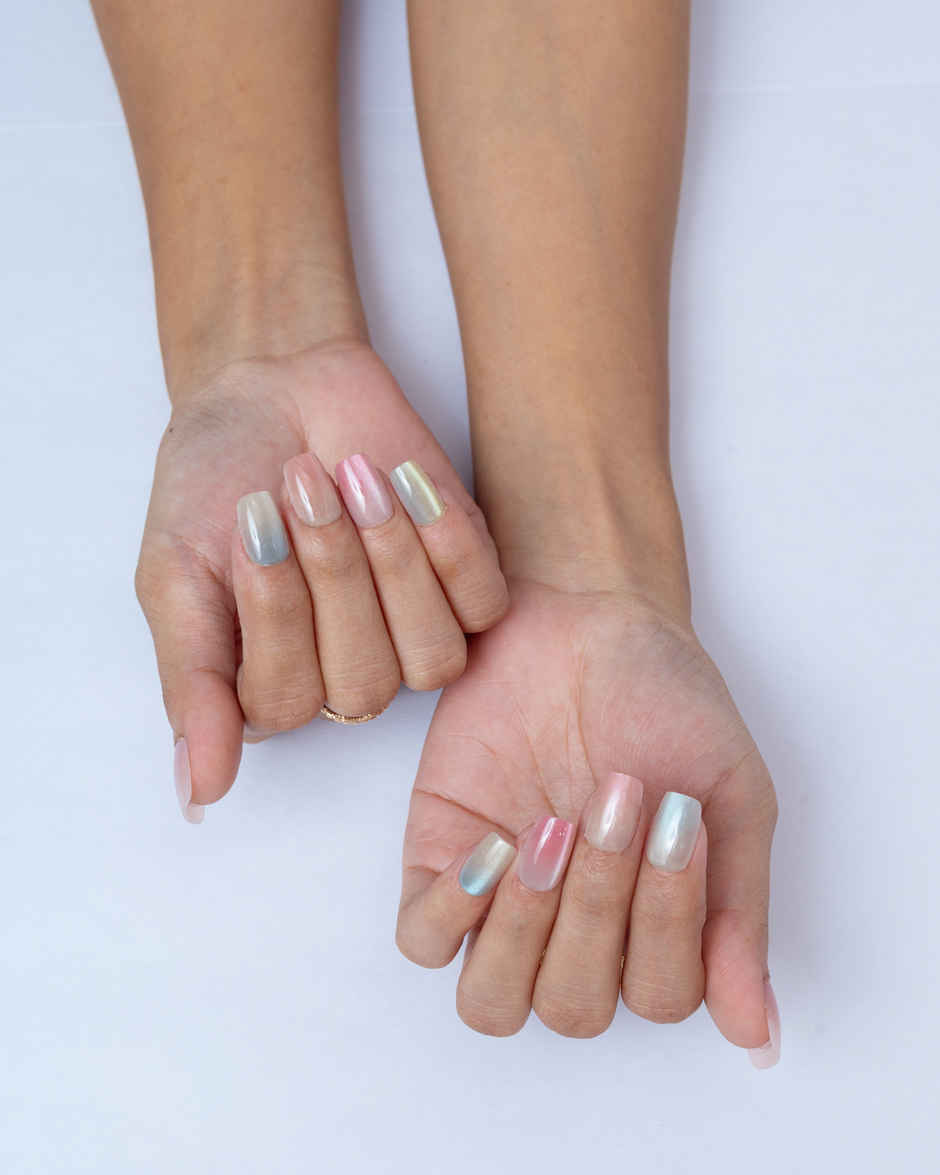 Pep Nails Pastels Glow Medium Coffin Multicolour Cat Eye Reusable Press On Nails 30 Nail Tips