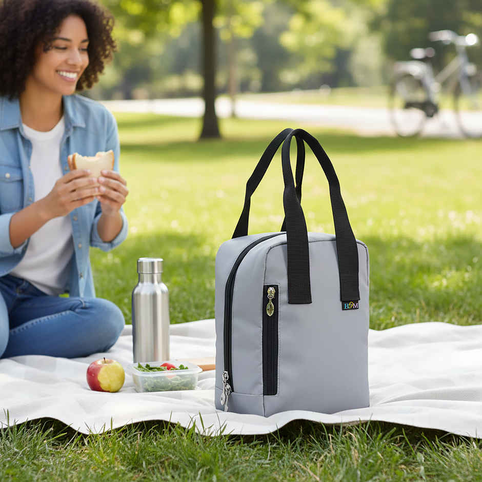 HOOM Solid Colour Lunch Bag with Met-PET Insulation & Front Pocket | Fresh and Warm for Longer