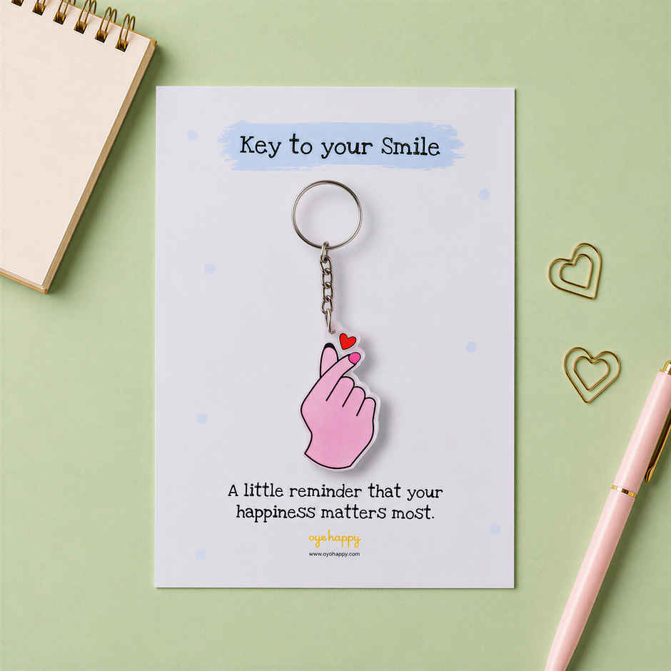 Korean Heart Hand Sign Keychain | Oye Happy