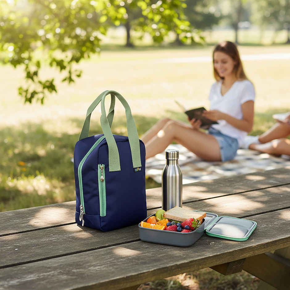 HOOM Solid Colour Lunch Bag with Met-PET Insulation & Front Pocket | Fresh and Warm for Longer