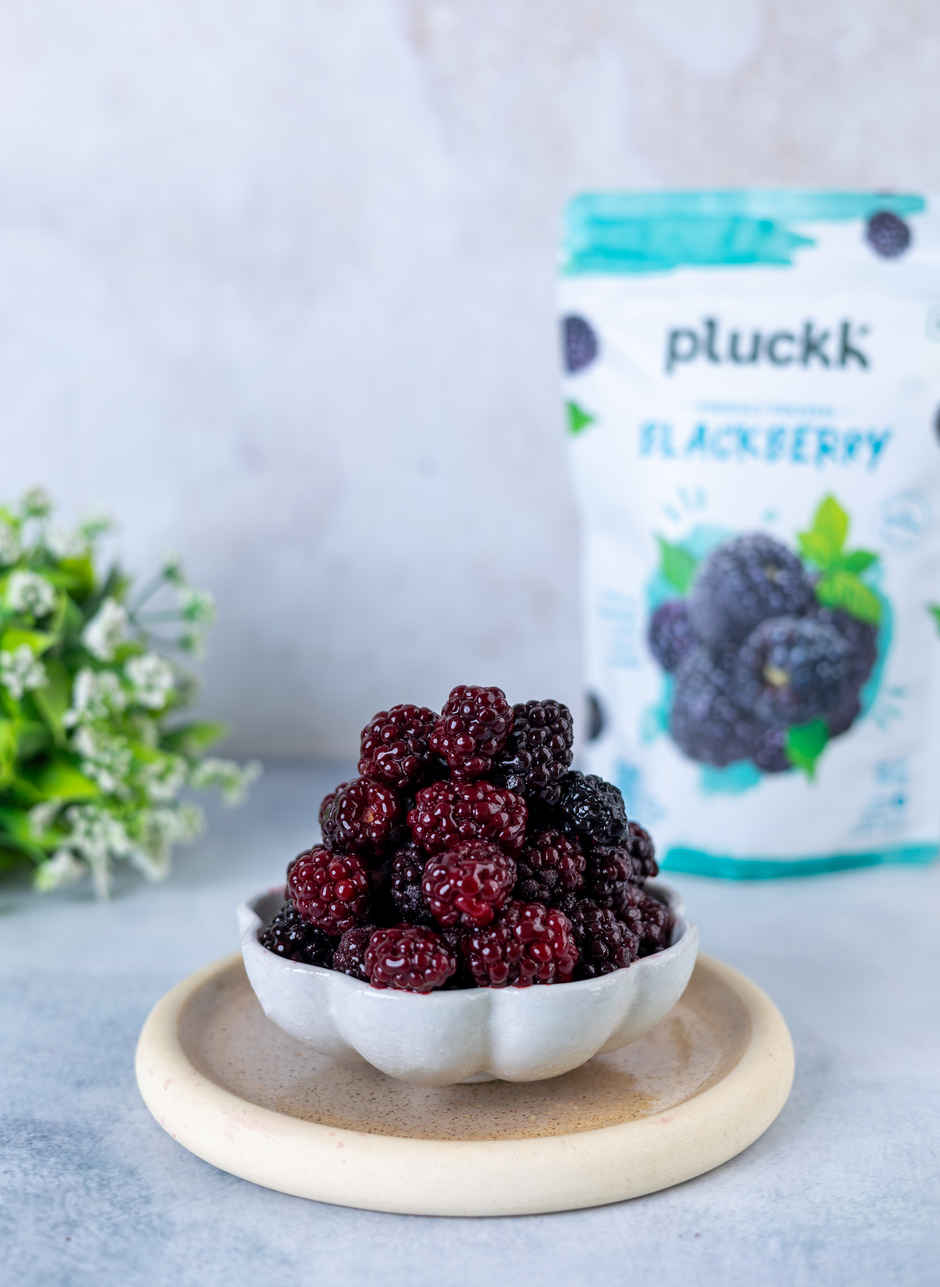 Pluckk Fresh Frozen Imported Blueberry Natural | Non Gmo | Rich In Antioxidants | Superfood Snack (200g) & Pluckk Fresh Frozen Blackberry Natural No Added Sugar Non Gmo High Fiber Vitamin Rich Snack (200g) Combo