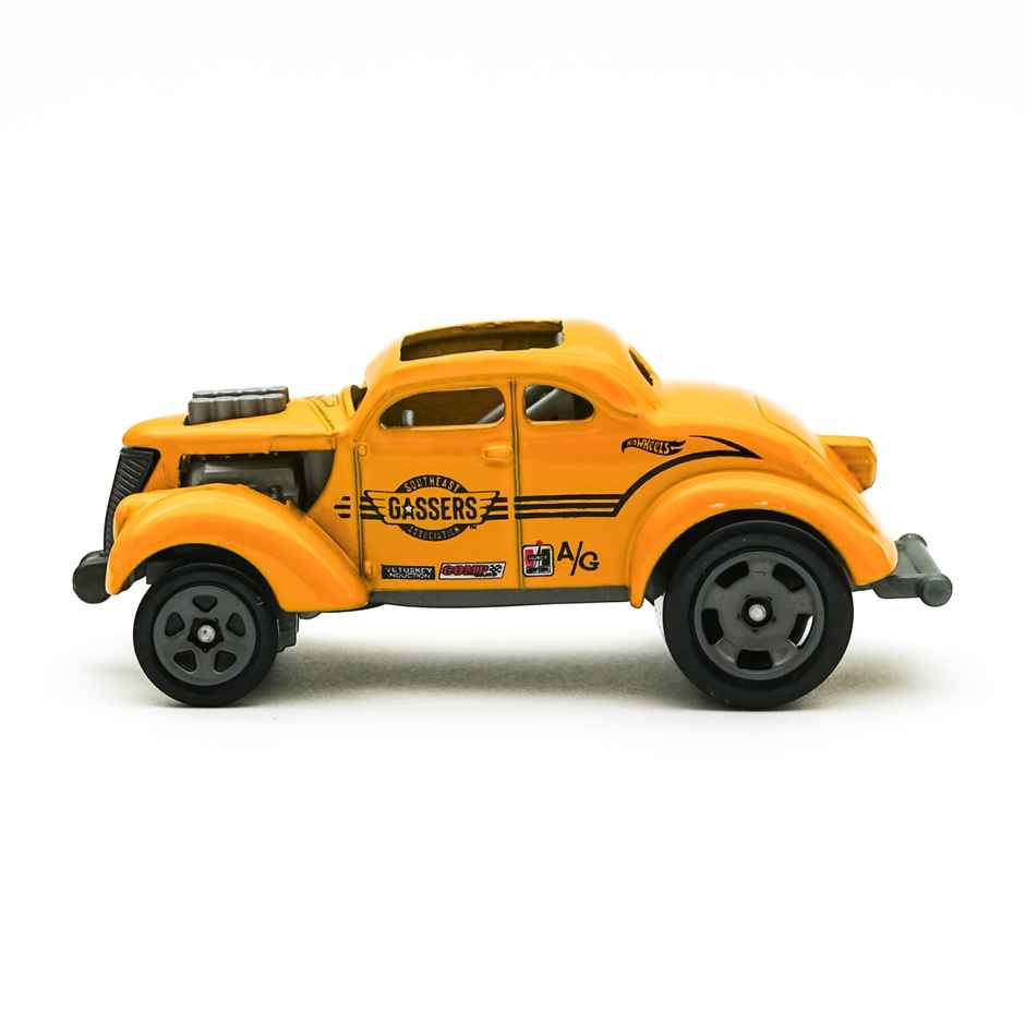 Hot Wheels Worldwide Basic Car HW PASS'N GASSER Toy Car for Kids and Collectors