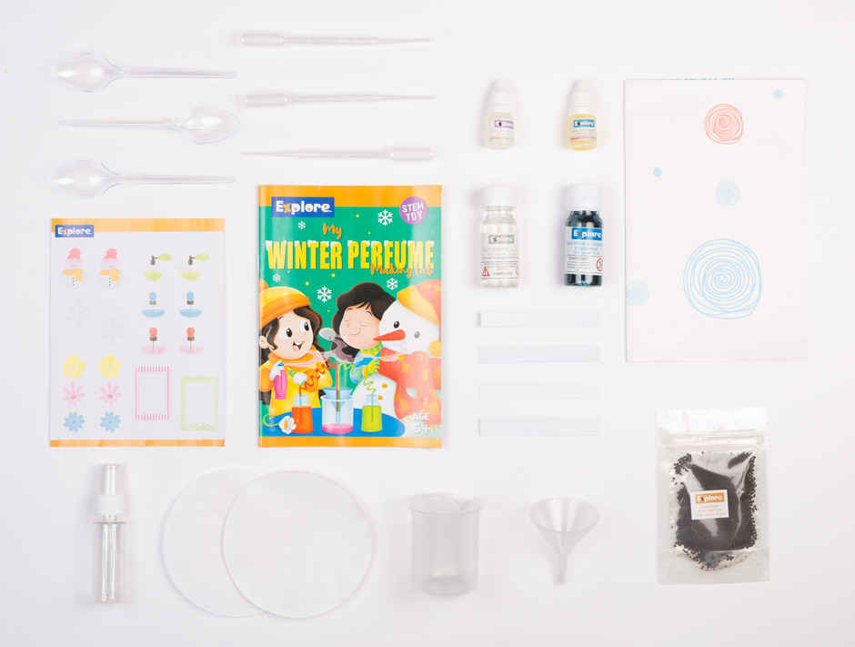 Hamleys Explore My Winter Perfume Making Lab STEM Activity Kit Multicolor
