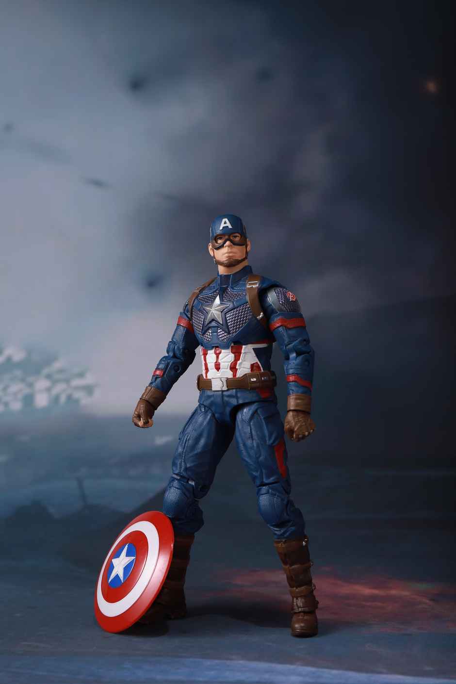 Striders Marvel Avengers Captain America Action Figure Strong Build With Plastic Display Holder