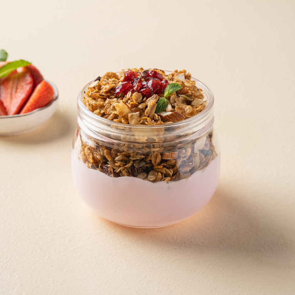 Muesli with Strawberry Greek Yogurt