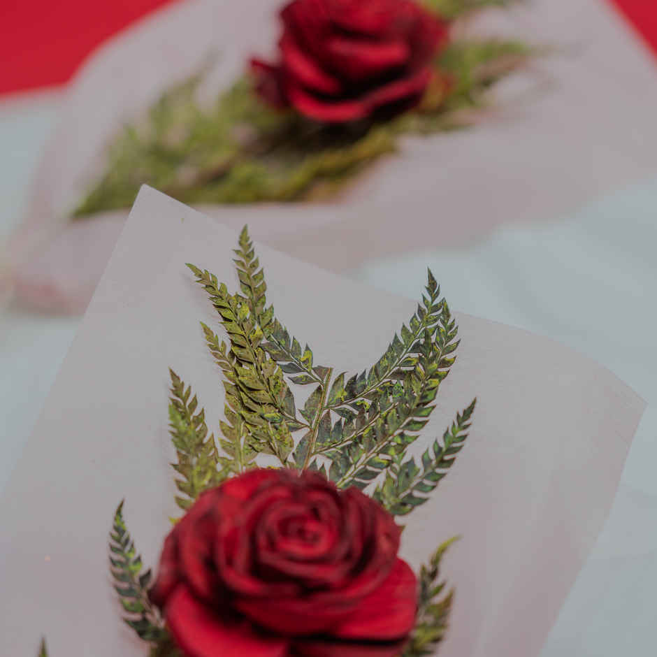 Single Red Rose Dried Flowers Bouquet | Rooted
