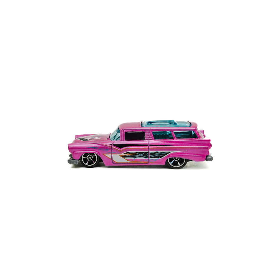 Hot Wheels Worldwide Basic HW8 Crate Car Toy for Kids & Collectors