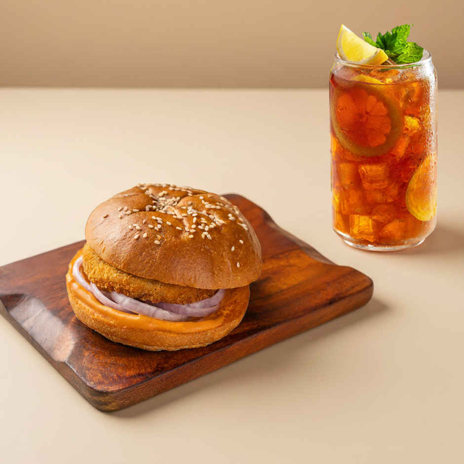 Chicken Classic Burger + Lemon Iced Tea 250ml