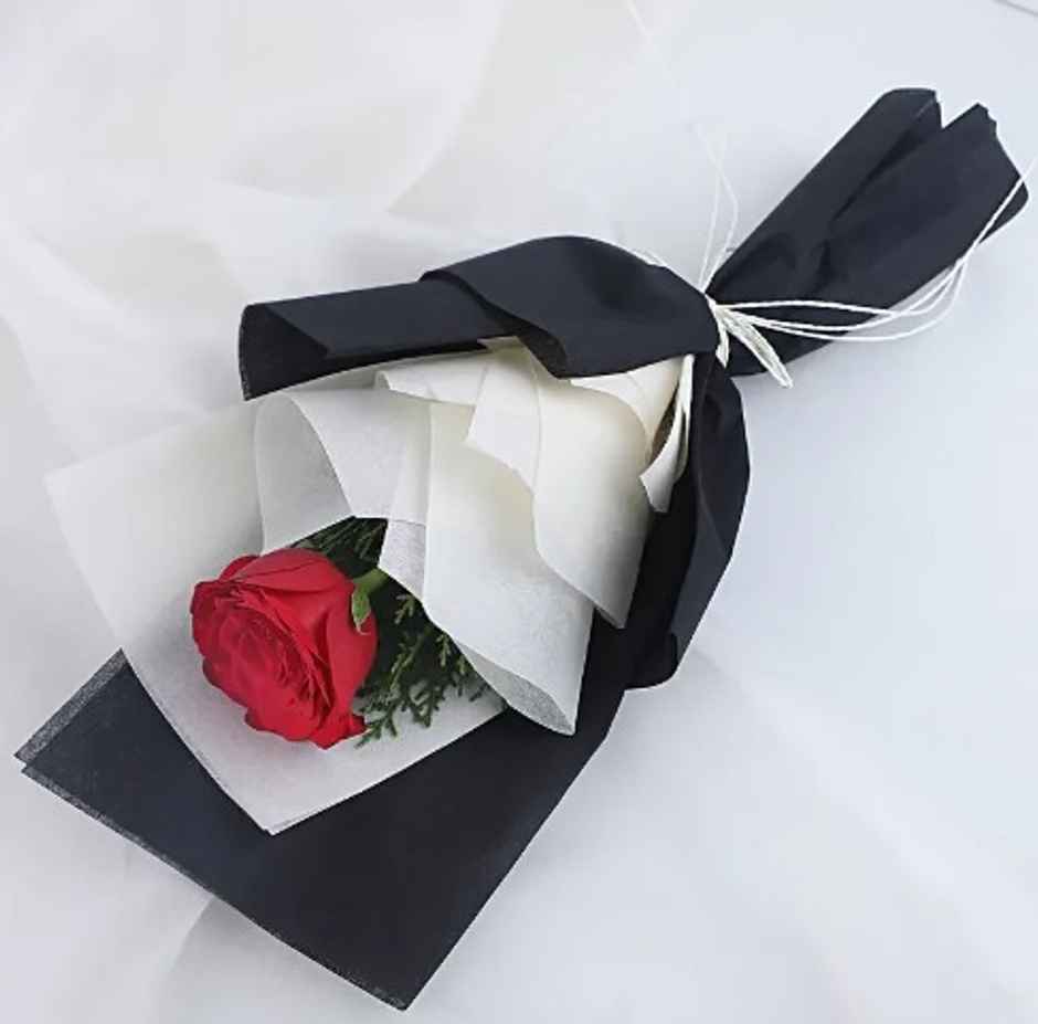 FNP Single Rose Bouquet 