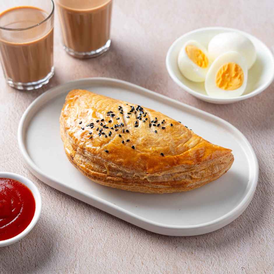 Masala Egg Puff Combo