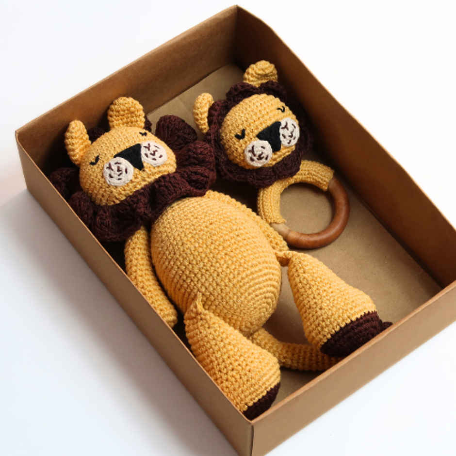 The Kalaa Store Handcrafted Lion Hamper