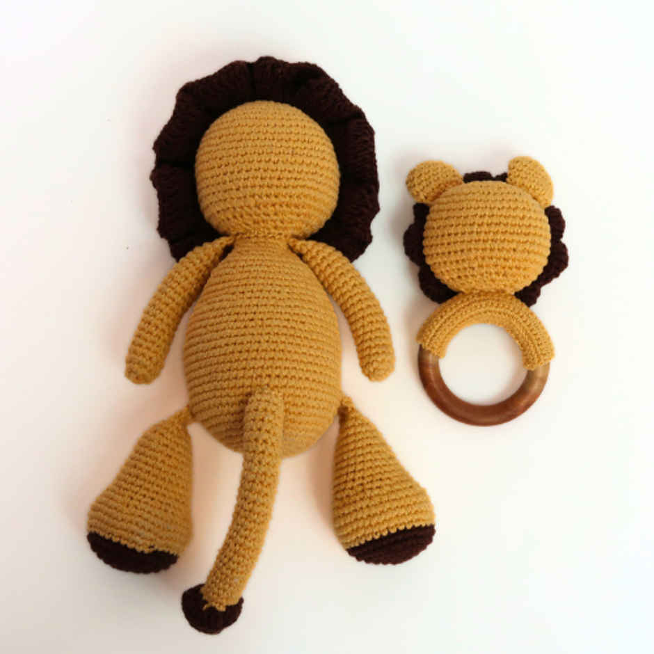 The Kalaa Store Handcrafted Lion Hamper