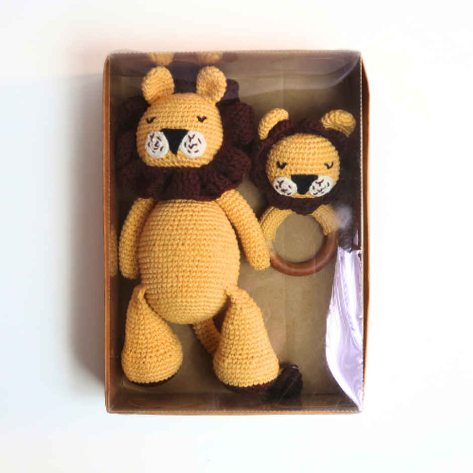 The Kalaa Store Handcrafted Lion Hamper