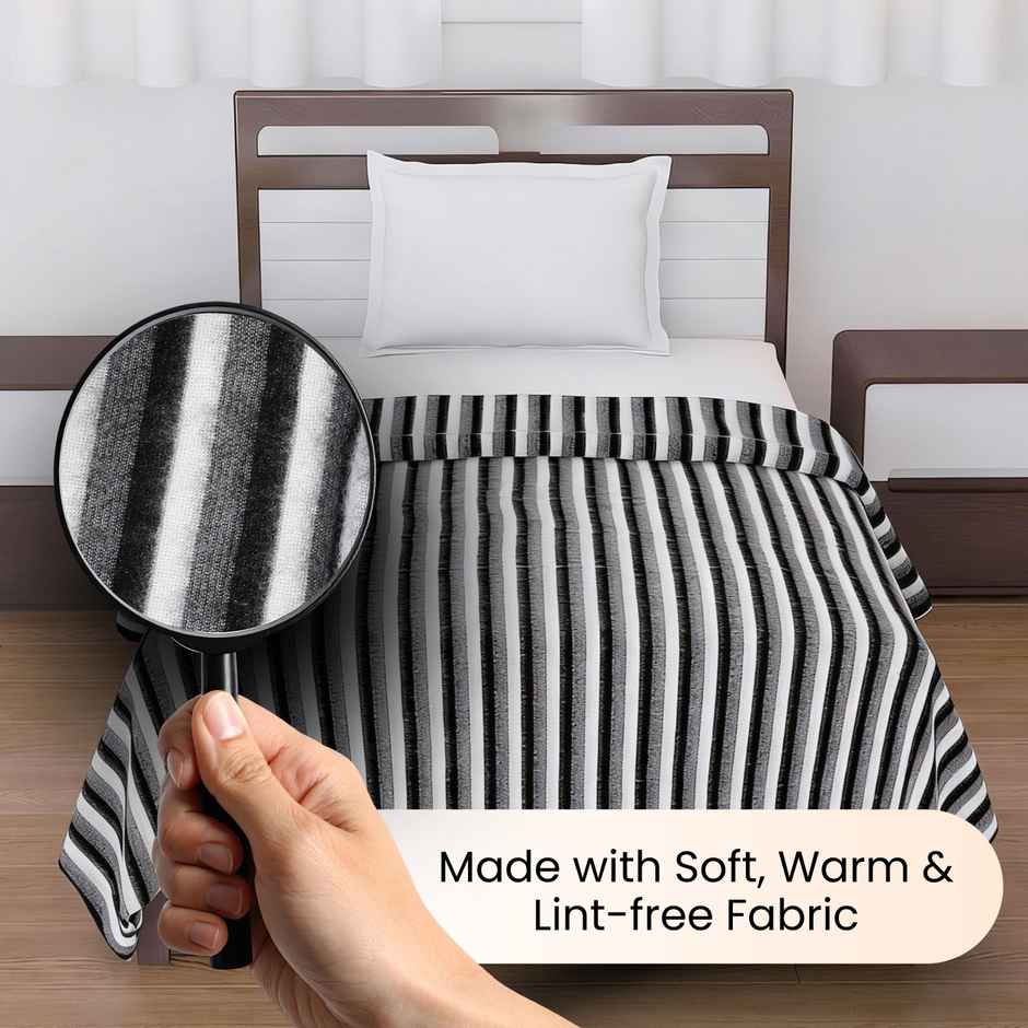 Status Polar Fleece Blanket | 125 x 210 cm | Black