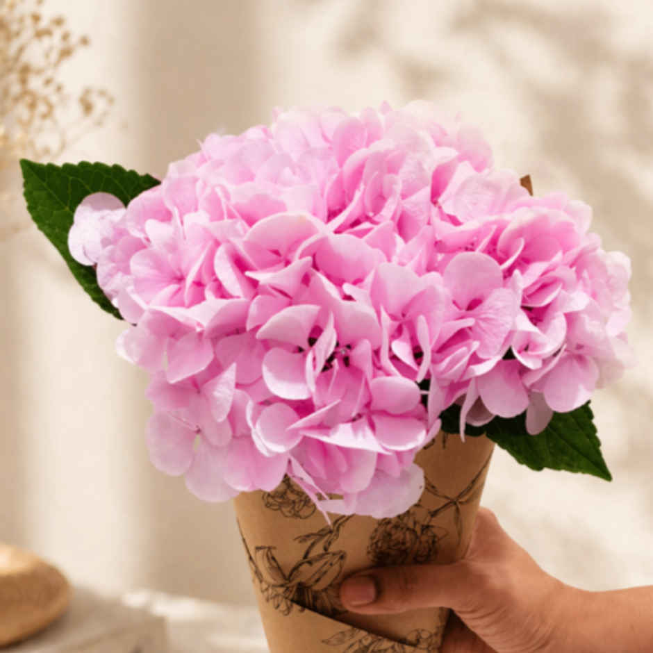 The Flora Single Pink Hydrangea Bouquet