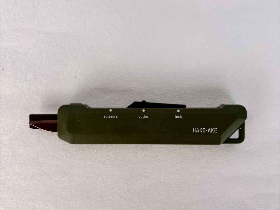 Camlin Kokuyo Haka-oke Scissors Cutter | Two in one