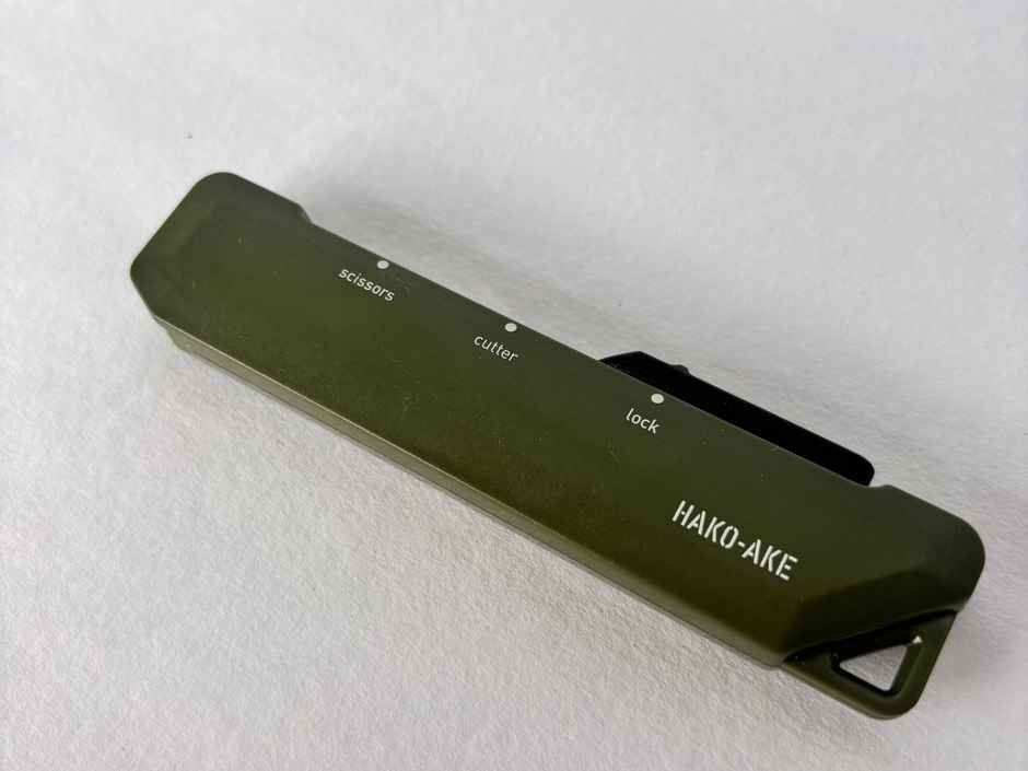 Camlin Kokuyo Haka-oke Scissors Cutter | Two in one